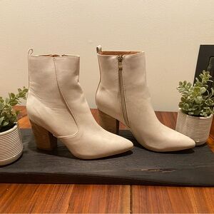 NWOT Elegant Beige Ankle Boots